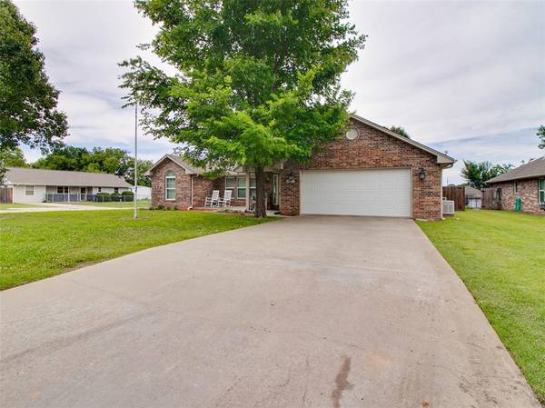 401 S 10th AVE, Stroud, OK 74079