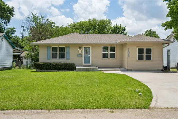 706 Elizabeth DR, Ardmore, OK 73401