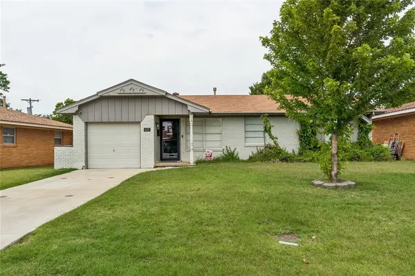 631 SW 3rd ST, Moore, OK 73160