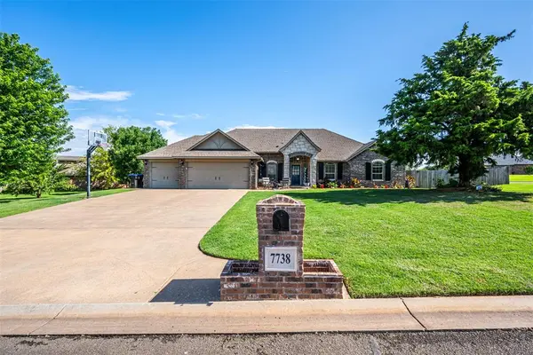 7738 Highland BLVD, Edmond, OK 73025