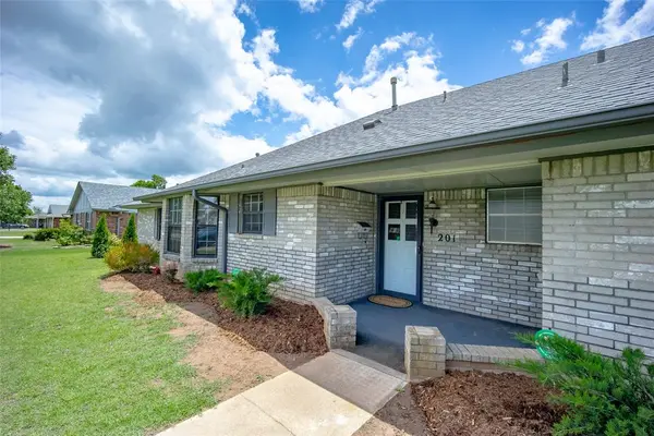 201 E Chicago ST, Shawnee, OK 74804
