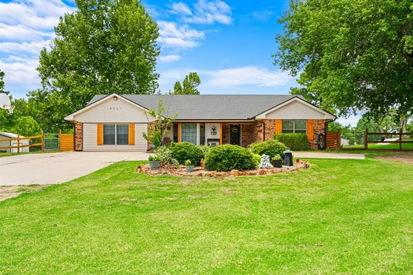 8921 Bobwhite RD, Yukon, OK 73099