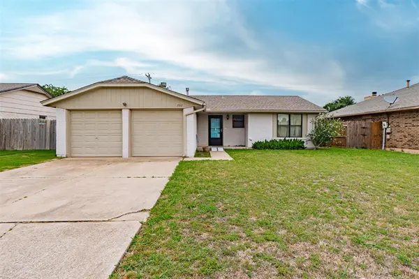 7517 NW 116th ST, Oklahoma City, OK 73162