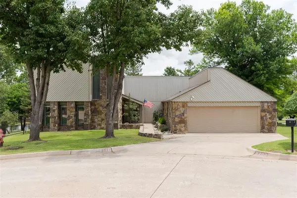 6200 Olde Harwick CIR, Oklahoma City, OK 73162