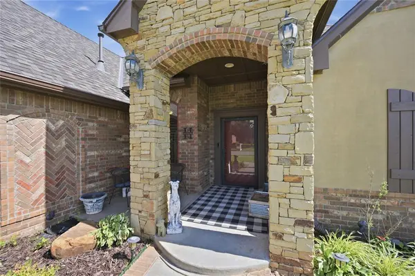 12720 NW 6th ST, Yukon, OK 73099