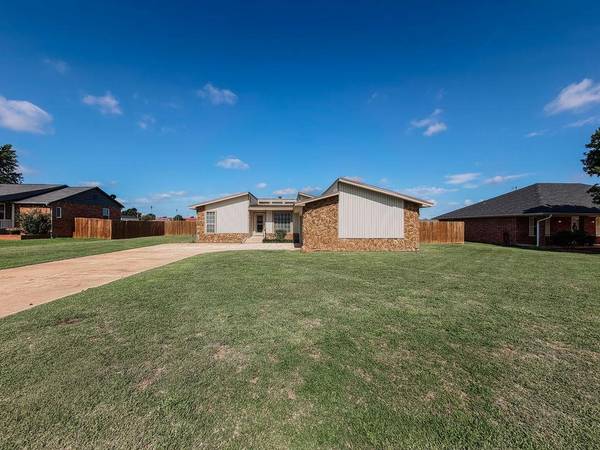 716 N Vernon AVE, Hinton, OK 73047