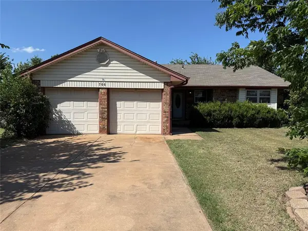 708 Wilkinson DR, Moore, OK 73160