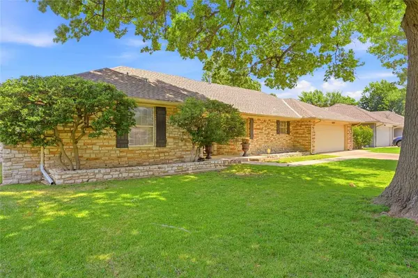 3009 Hemingford LN, Oklahoma City, OK 73120