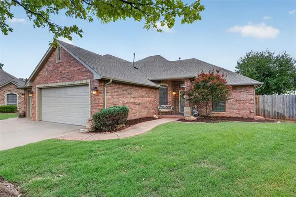 2038 Tall Grass CIR, Edmond, OK 73012