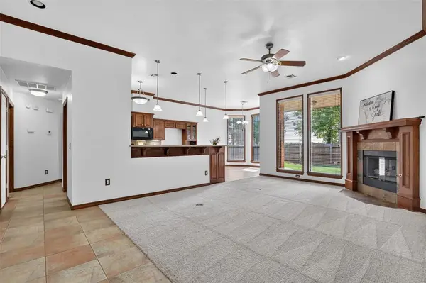 2038 Tall Grass CIR, Edmond, OK 73012