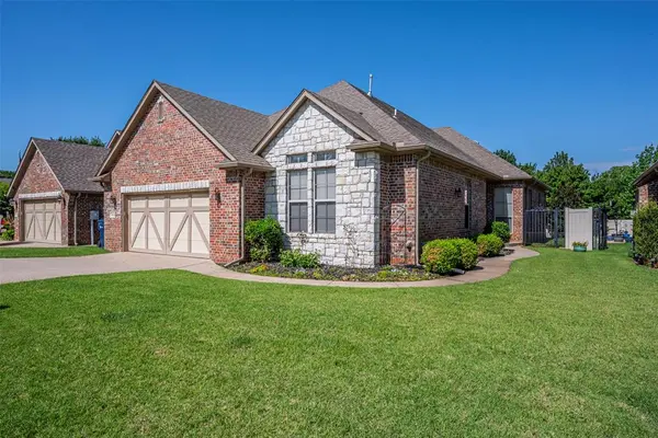 18003 Arbor LN, Edmond, OK 73012