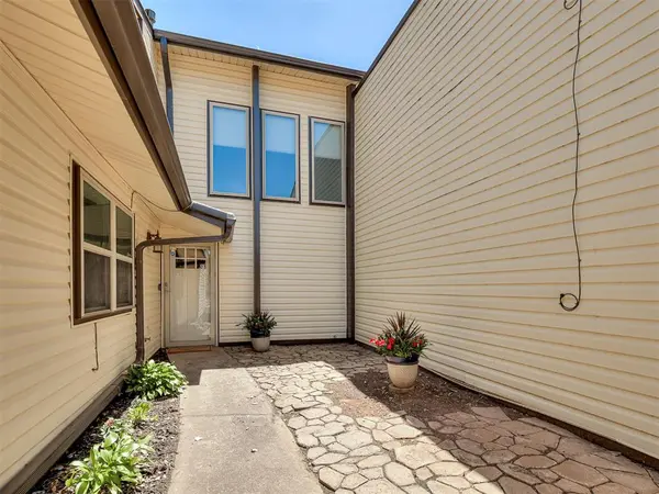 4606 Hemlock LN, Oklahoma City, OK 73162