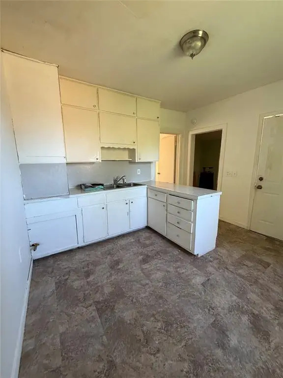 523 E 10th ST, Chandler, OK 74834