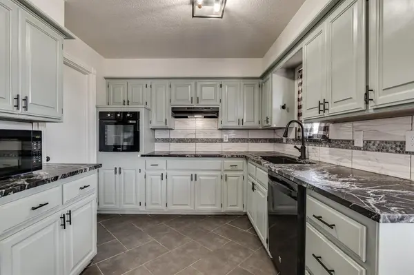 3917 NW 57th ST, Oklahoma City, OK 73112