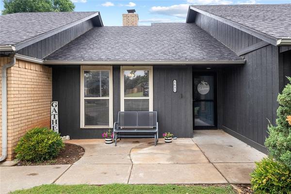 1631 Deputy DR, Clinton, OK 73601