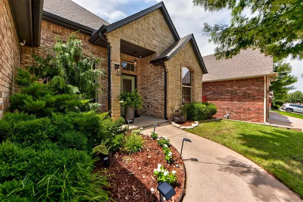 5708 NW 116th ST, Oklahoma City, OK 73162