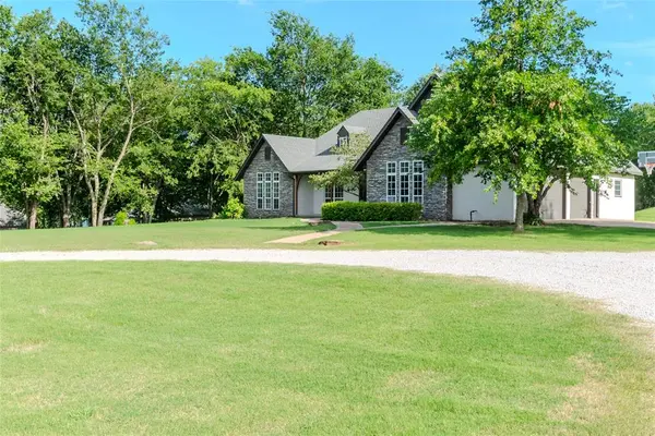 9800 E 510 RD, Claremore, OK 74019