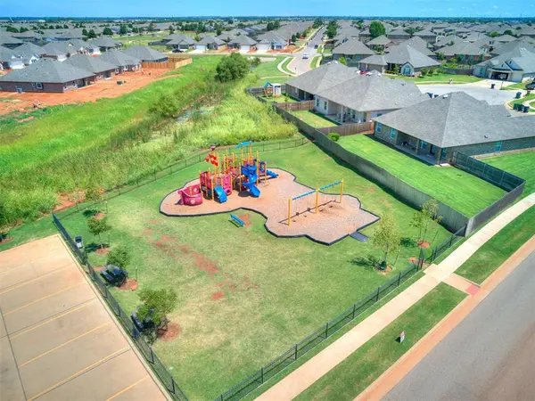 19324 Taggert DR, Edmond, OK 73012