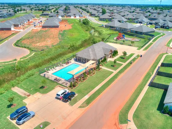 19324 Taggert DR, Edmond, OK 73012