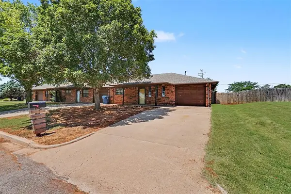 1402 Partridge ( 1402 1/2) LN, Cordell, OK 73632