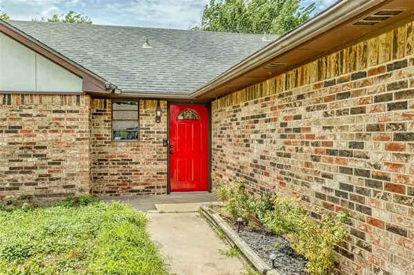 8813 Rambling RD, Oklahoma City, OK 73132