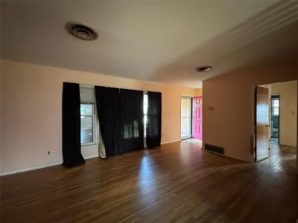 9501 Stratford DR, Oklahoma City, OK 73120