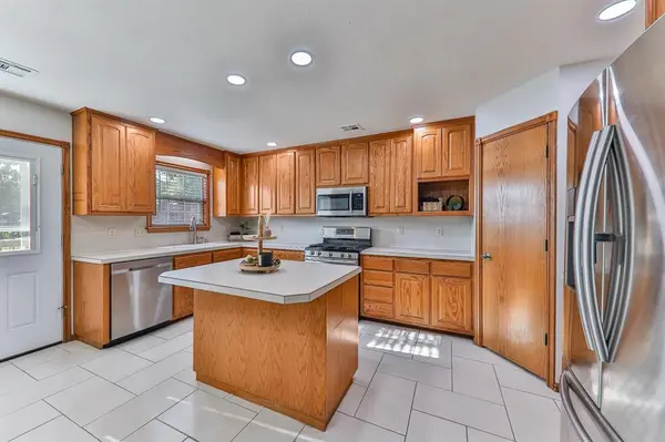 401 S 21st ST, Collinsville, OK 74021