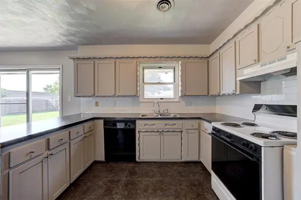 3024 SW 66th ST, Oklahoma City, OK 73159