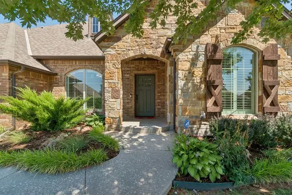 4640 Silver Charm LN, Edmond, OK 73025