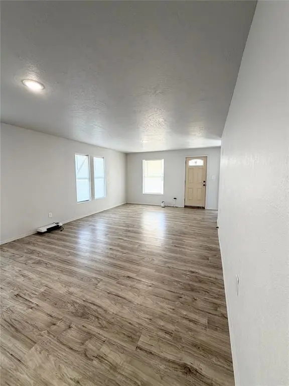 214 W Dorothy ST, Hollis, OK 73550