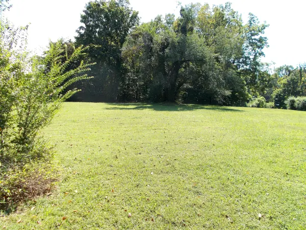 1103 W Railroad St, Dickson, TN 37055