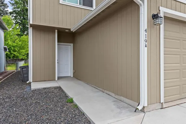 419 E E St, Deer Park, WA 99006
