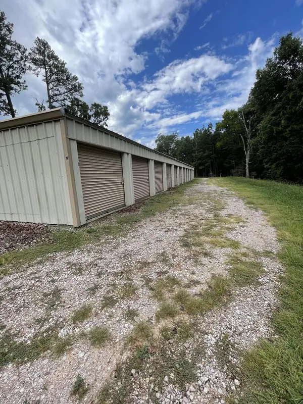 3293 State Highway 13, Lampe, MO 65681
