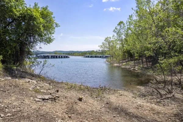 126 Longshore Drive, Blue Eye, MO 65611