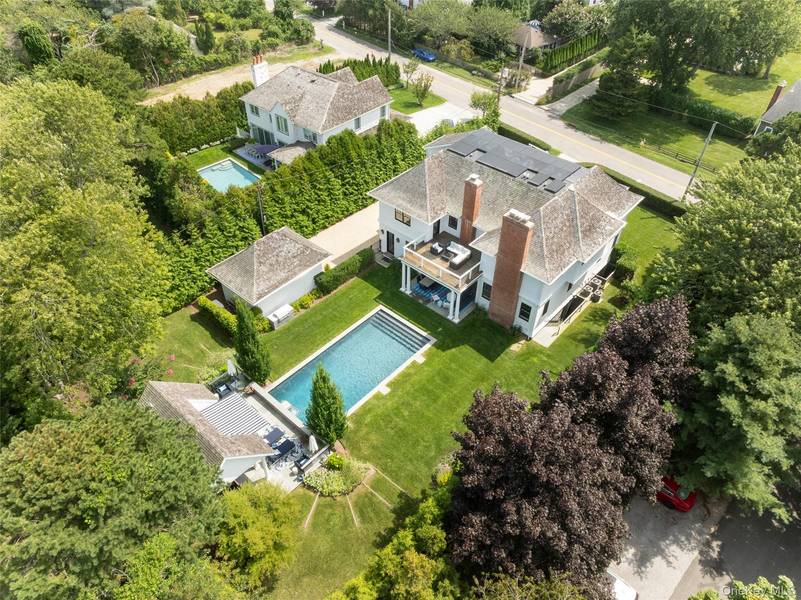 65 Middle Pond RD, Southampton, NY 11968