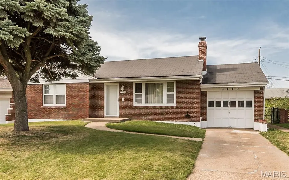 9440 Bagley DR, St Louis, MO 63136