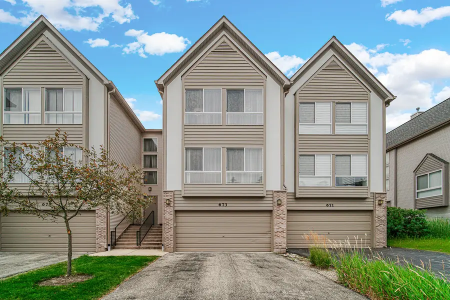 673 E FOUNTAINVIEW DR #673, Mundelein, IL 60060