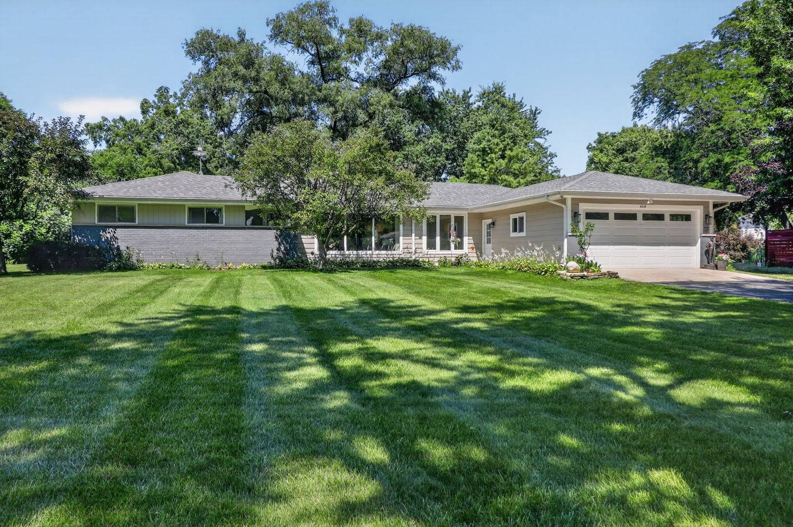 4218 Seeley AVE, Downers Grove, IL 60515