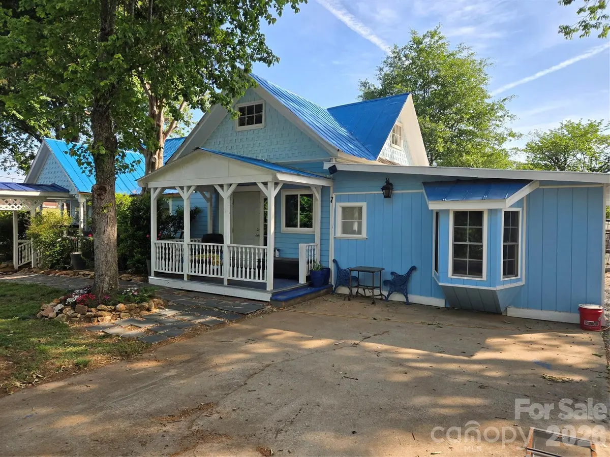 215 Cherry Mountain ST, Ellenboro, NC 28040