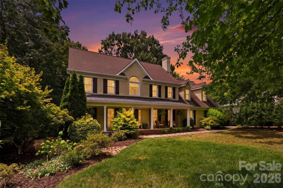 170 S Kimberly RD, Davidson, NC 28036