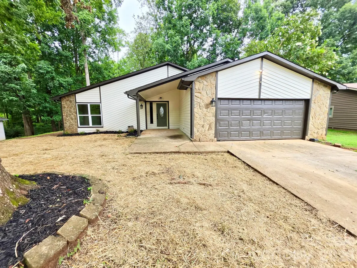 7424 Lawyers Station DR, Mint Hill, NC 28227
