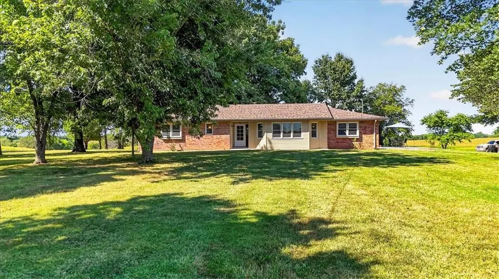 33600 E 315th ST, Garden City, MO 64747