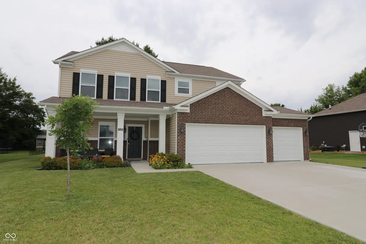 203 Abby LN, Batesville, IN 47006