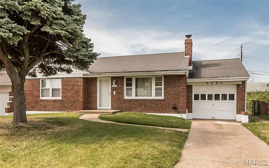 9440 Bagley DR, St Louis, MO 63136