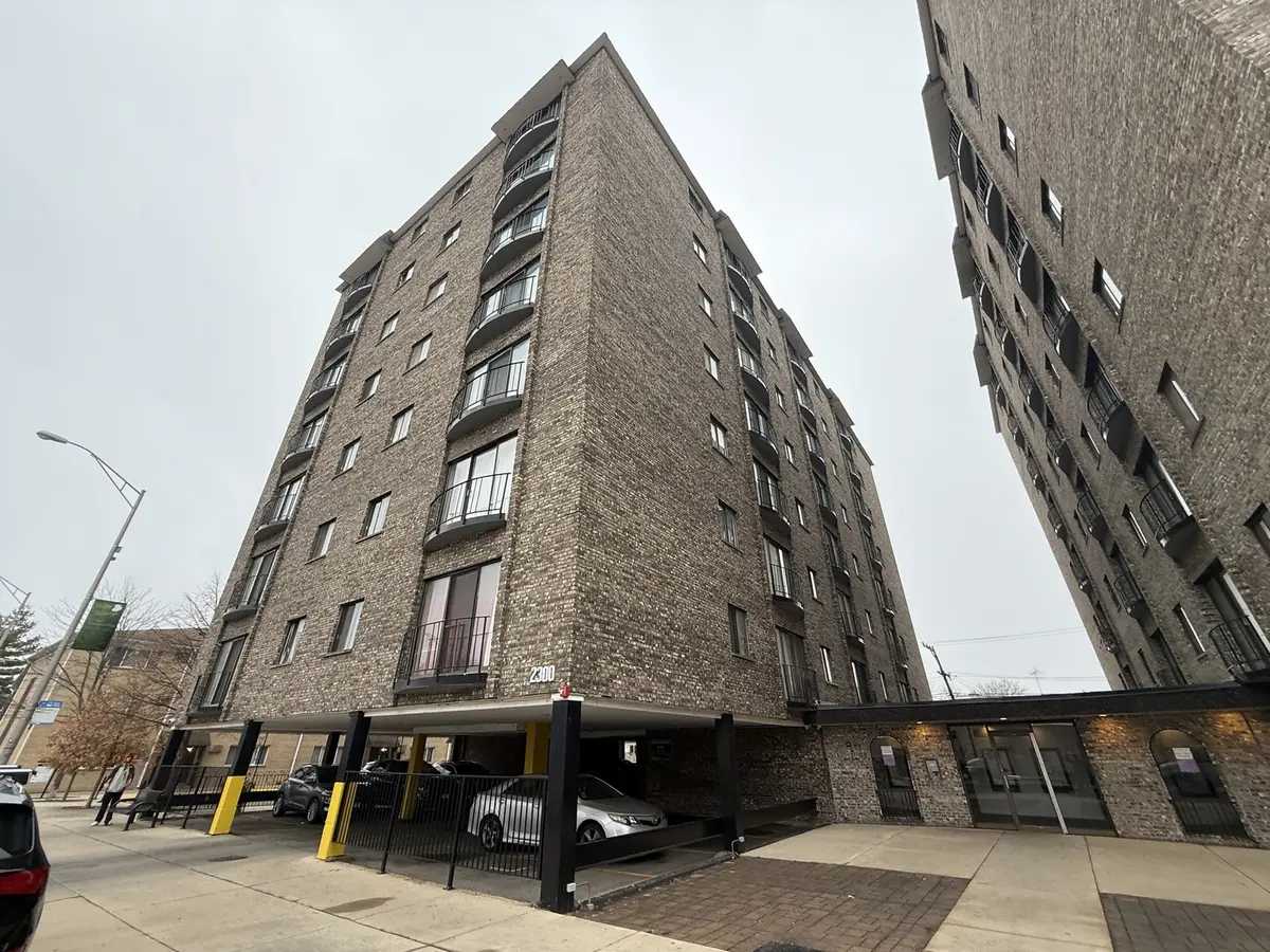 2310 N Harlem AVE #606, Elmwood Park, IL 60707