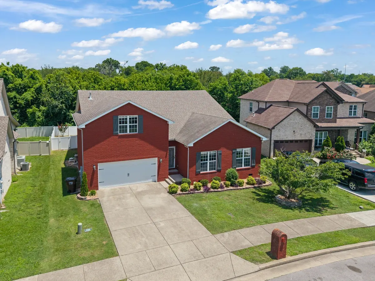 808 Northstar Ct, Old Hickory, TN 37138