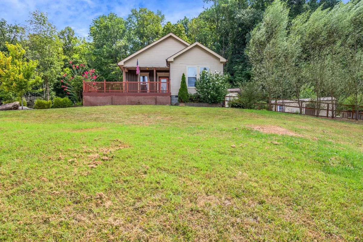 2071 Preacher Holt Rd, Mount Pleasant, TN 38474
