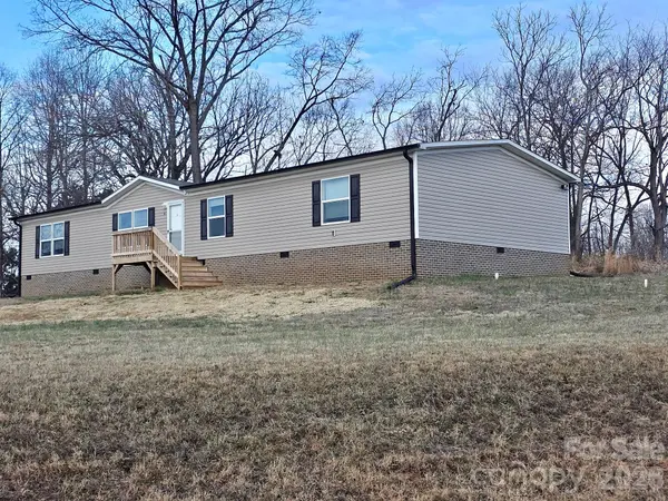 44 Howard Norton DR, Hiddenite, NC 28636
