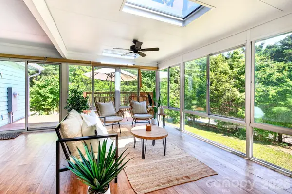 109 Lovers Loop RD, Asheville, NC 28803