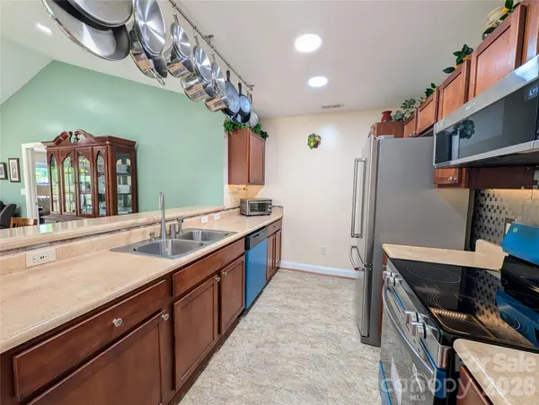 65 Foxden DR #201, Fletcher, NC 28732